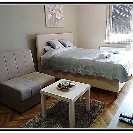 Apartment Libra Novi Sad Buitenkant foto