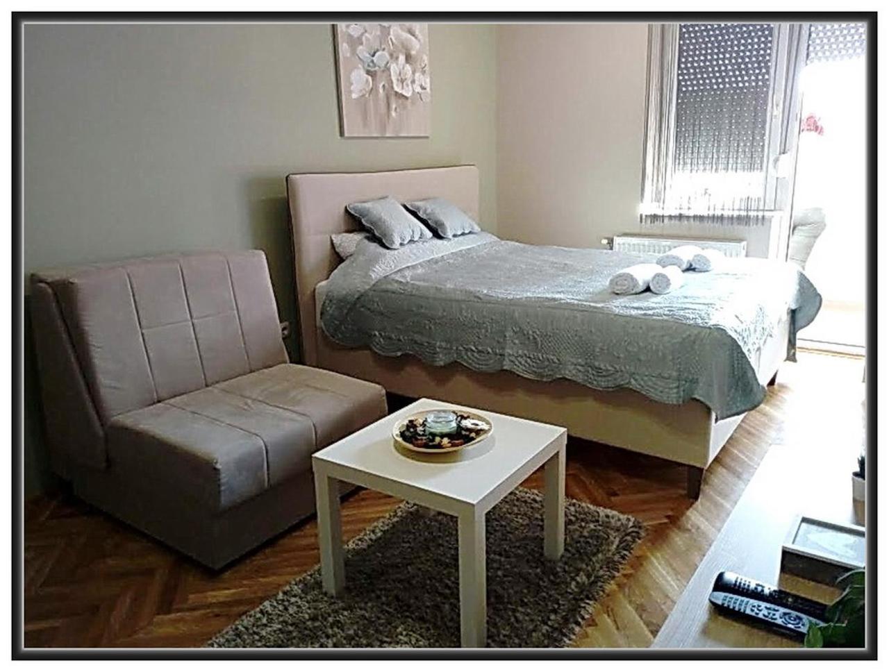 Apartment Libra Novi Sad Buitenkant foto